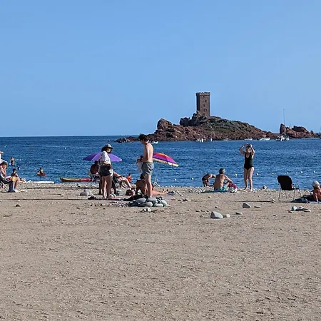 Superbe T2 à 3mn à Pied De La De Cap Long