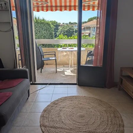 Superbe T2 A 3mn A Pied De La De Cap Long * Saint-Raphaël