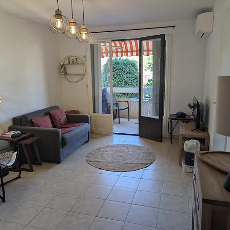 Superbe T2 A 3mn A Pied De La De Cap Long *