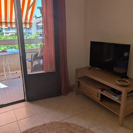 Superbe T2 A 3mn A Pied De La De Cap Long * Saint-Raphaël