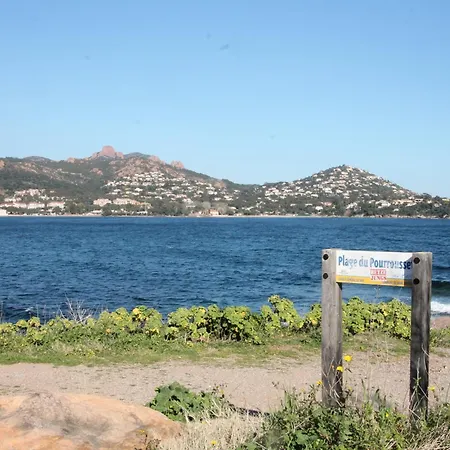 Superbe T2 A 3mn A Pied De La De Cap Long Apartament Saint-Raphaël